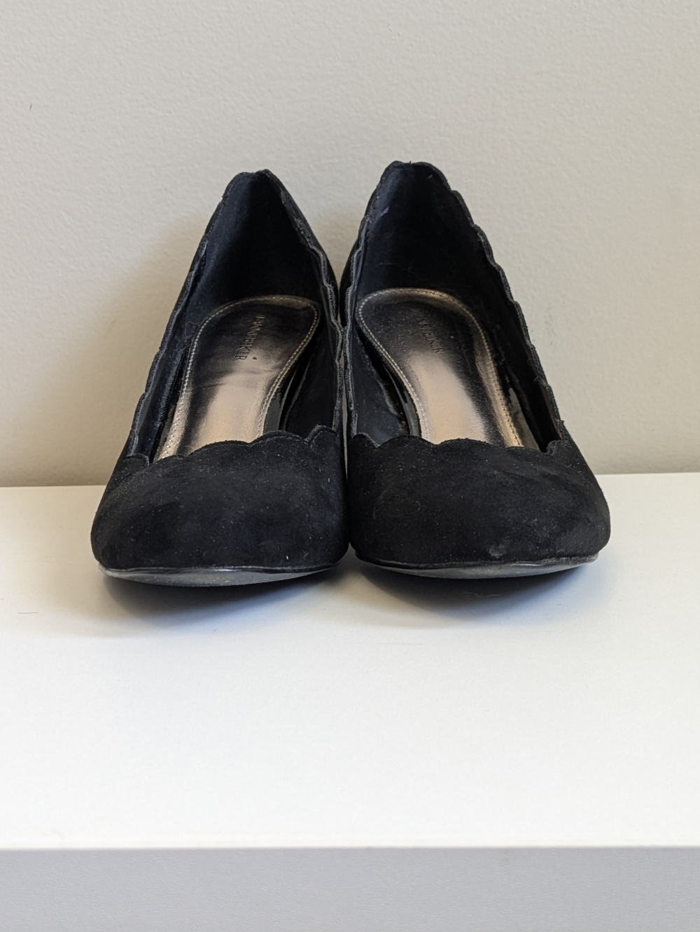 Jeanne Beker Black Scalloped Suede High Heels - Picture 10 of 11